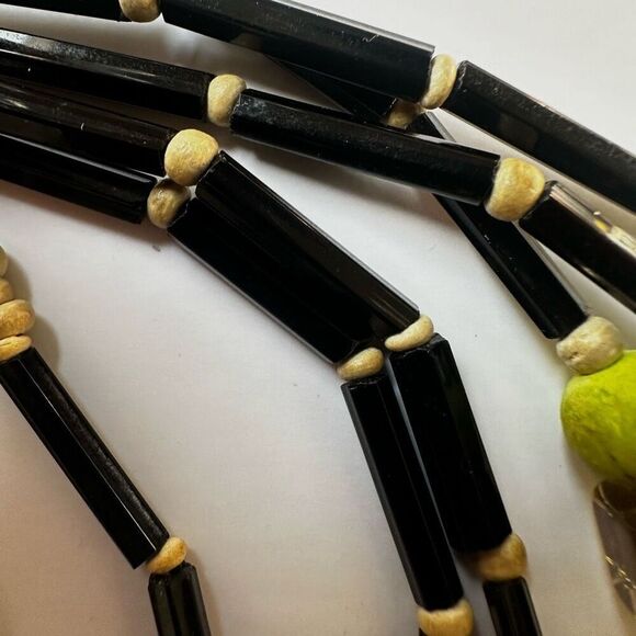 Colorful shell multi strand beaded necklace - Picture 8 of 10